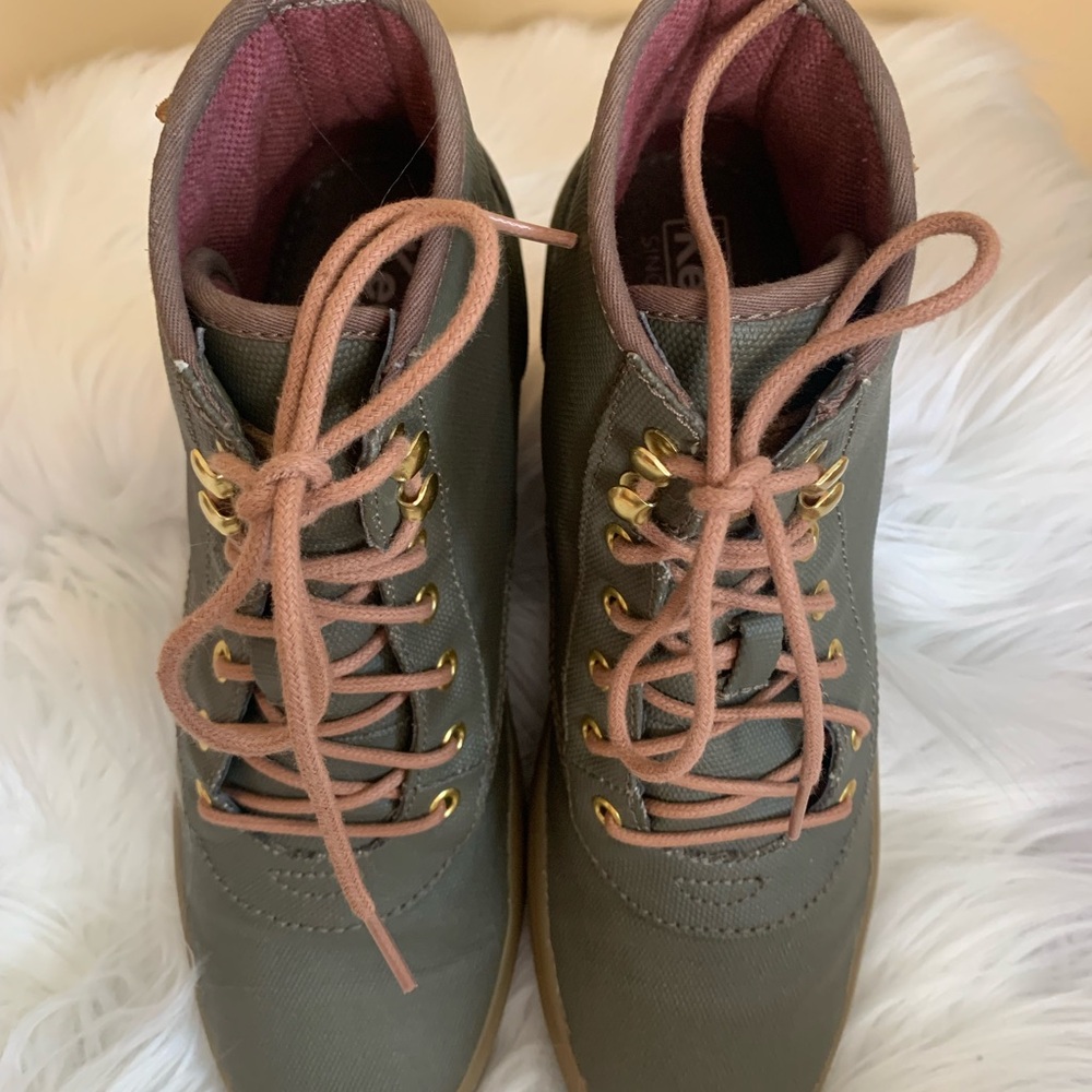 KEDS ladies Scout SPL Canvas olive WX limited edition size 9 VGUC